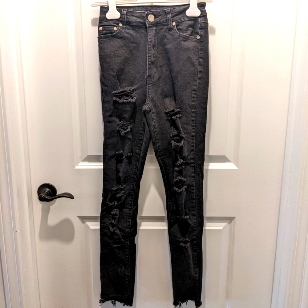 Bob Jeans black ripped jeans, size 7/8